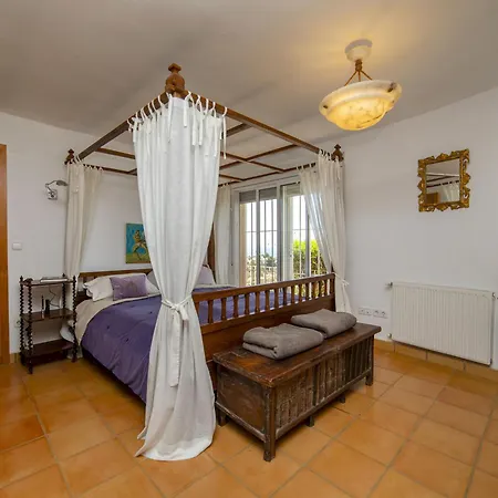 فيلة La Perdiu By Interhome